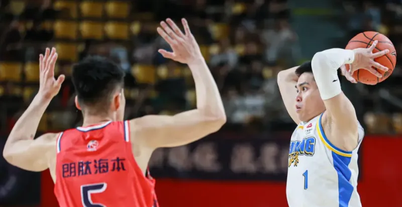 媒体人：北京男篮末节有松懈，不过陈盈骏站出来稳住了