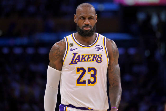 b体育中国官网-贬低乔丹，被美媒多位名记怒喷，NBA历史谁才是最强球星？|克里斯·保罗|皮蓬|詹姆斯|总决赛|乔丹-克拉克森_新浪体育_新浪新闻