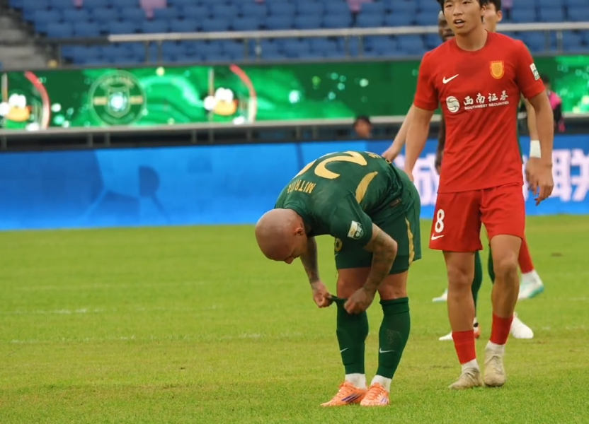 b体育-李镇全辱骂对手将被罚！媒体人热议：胡来啊，搬起石头砸自己的脚